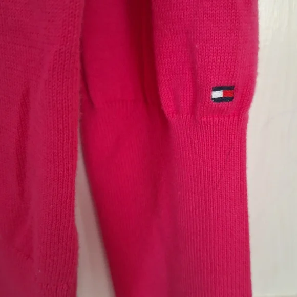 Tommy Hilfiger Fuchsia Sweater with White Heart Pattern - Picture 4 of 4